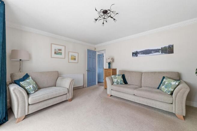 4 bed Detached for sale Image 9