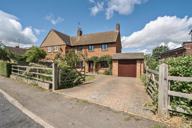 60 Kingsley Road, Silverstone
