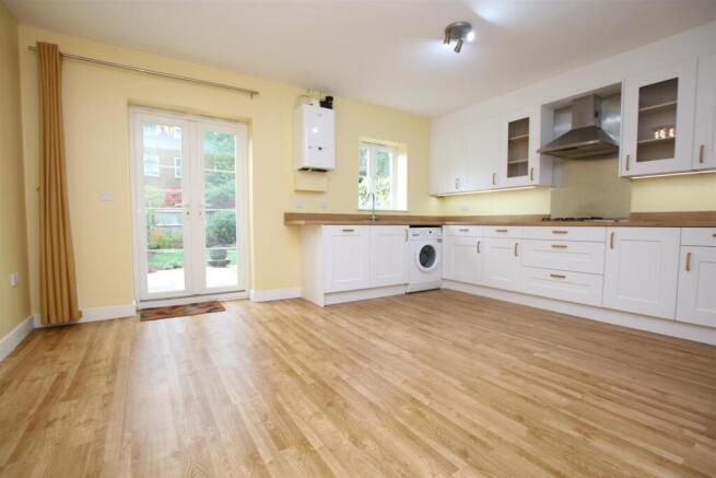 Kitchen 1.JPG