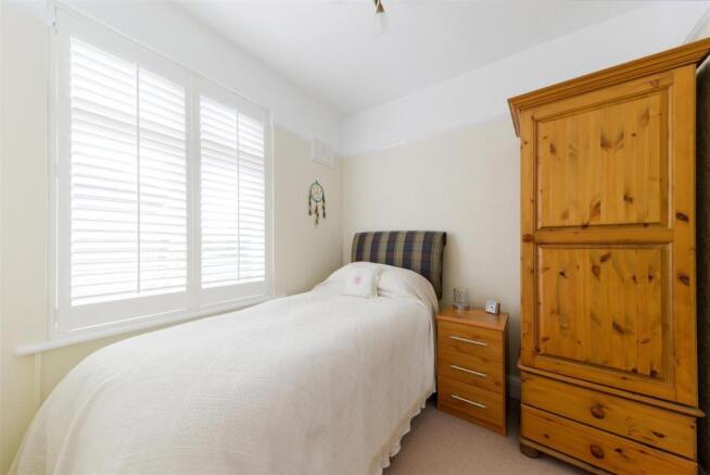 12 Brockenhurst Avenue-22.jpg