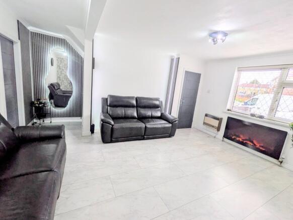 3 bed Semi-Detached for sale Image 5