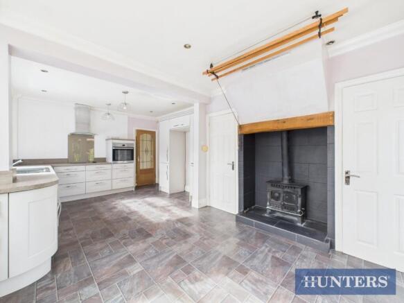 2 bed Bungalow for sale Image 6