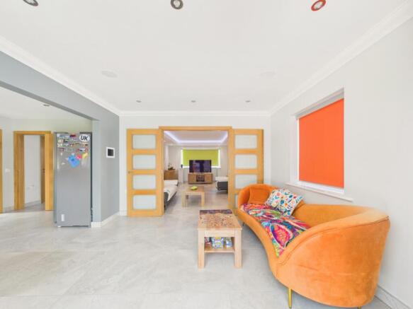 4 bed Detached for sale Image 11
