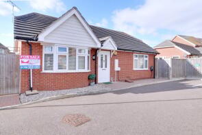 3, Gilesfield Close, Rainham RM13 7BQ