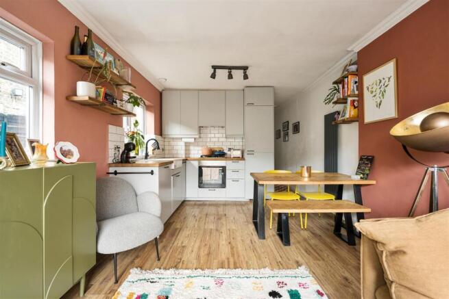 Sixth Avenue, E12