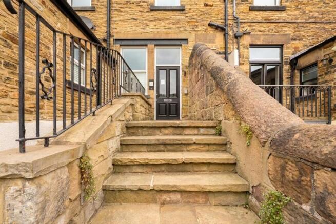 2 bed Flat for sale Image 4