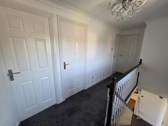 5 bed Detached to rent Image 12