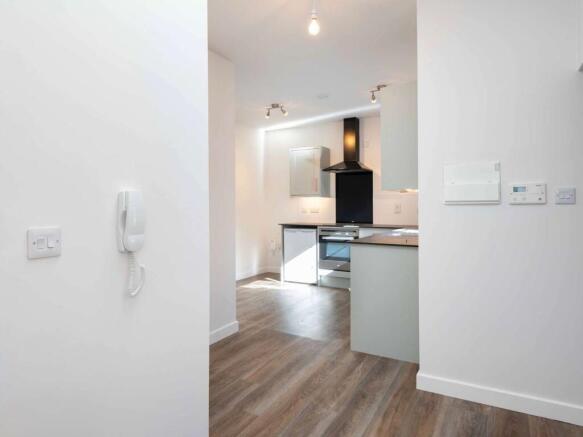 Flat 7, 57-58 Commercial St-1.jpg