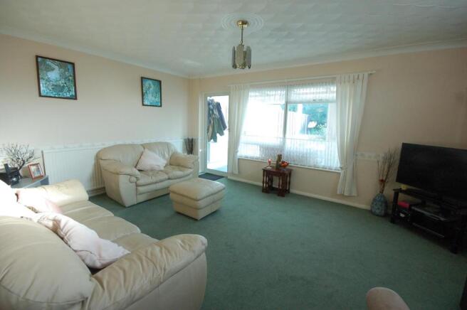 LOUNGE AREA