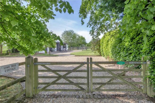 Gate