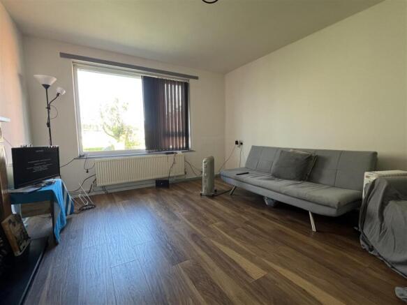 Broxwood Close, Manchester photo 4
