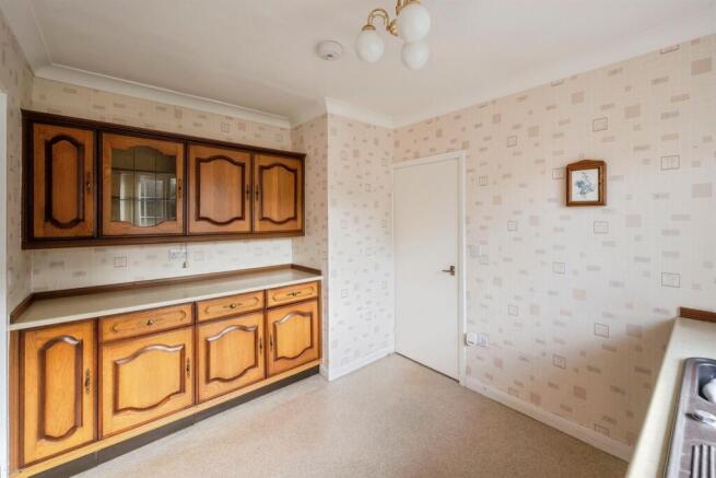 2 bed Detached Bungalow for sale Image 9