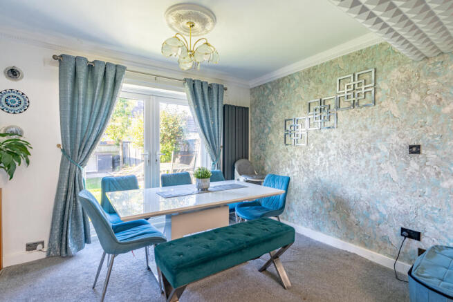 4 bed Semi-Detached for sale Image 11