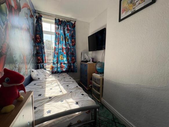 3 bed Terraced for sale Image 5
