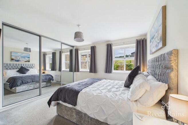 2 bed Apartment for sale Image 5