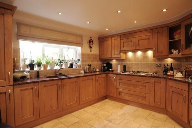 kitchen 1.jpg