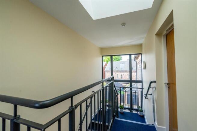 1 bed Apartment to rent Image 8