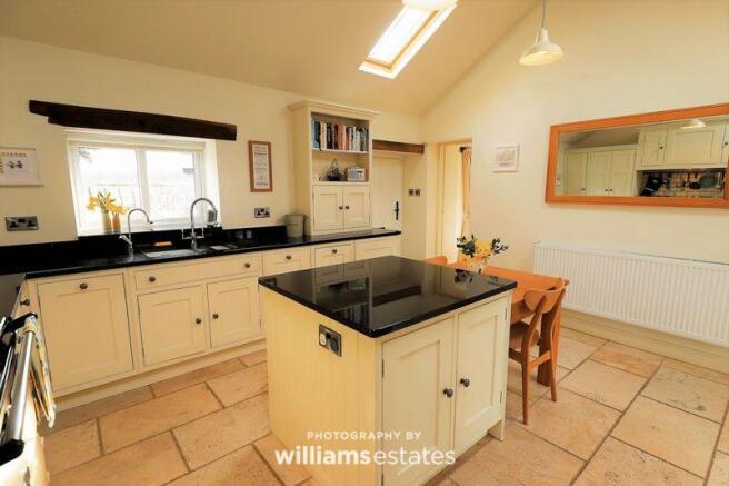 Kitchen 01