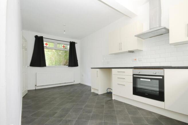 3 bed Town House to rent Image 5