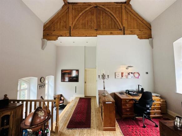4 bed Bungalow for sale Image 5