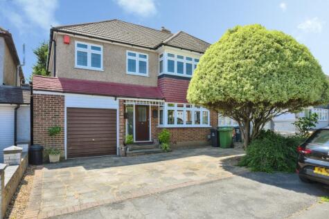 Pear Tree Walk, Cheshunt, EN7