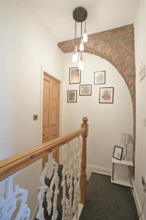 2 bed Terraced for sale Image 10