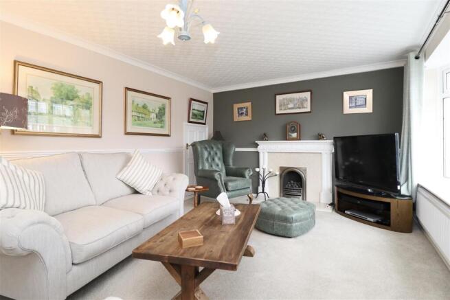 4 bed Detached for sale Image 8