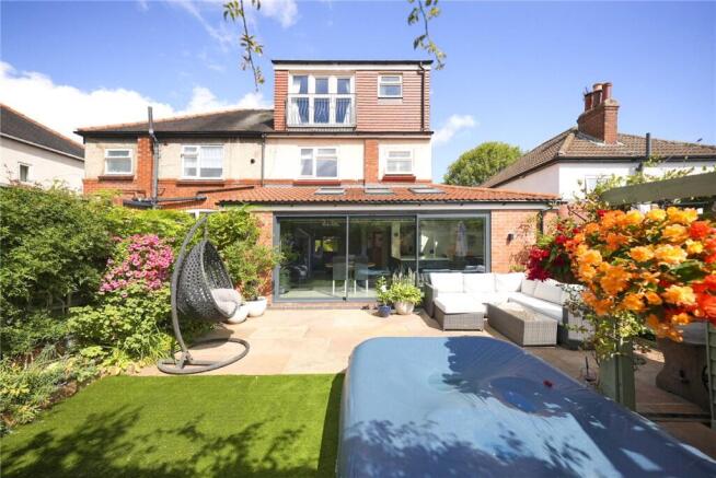 4 bed Semi-Detached for sale in york