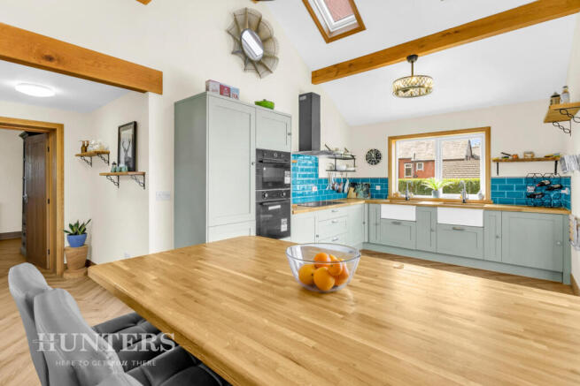 5 bed Semi-Detached for sale Image 12