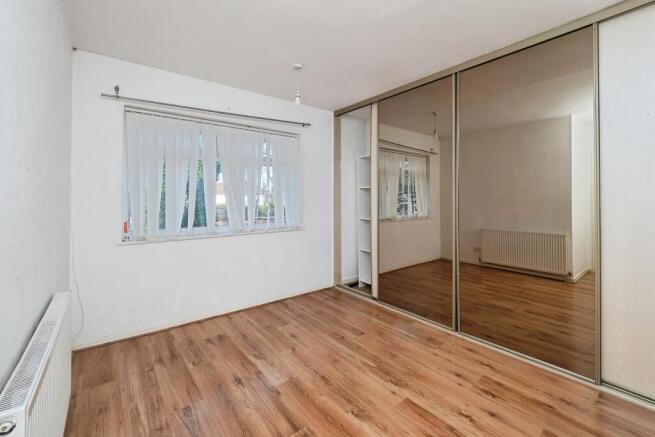 3 bed Terraced for sale Image 9