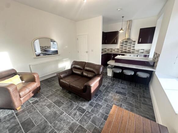 Lounge 24PR2.jpeg