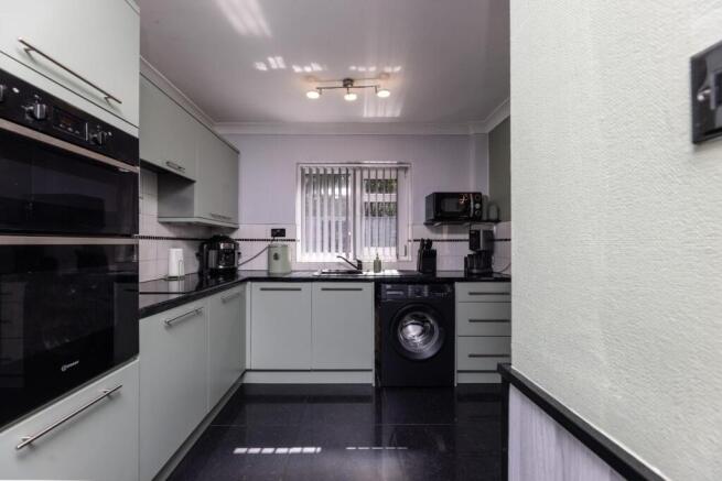 3 bed Semi-Detached for sale Image 7