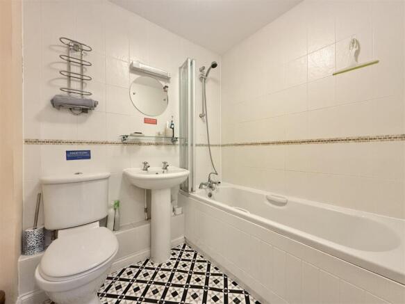 Bathroom.jpg