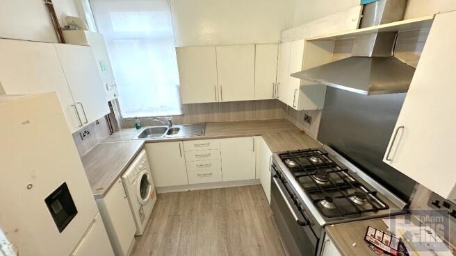 3 bed Terraced to rent Image 7