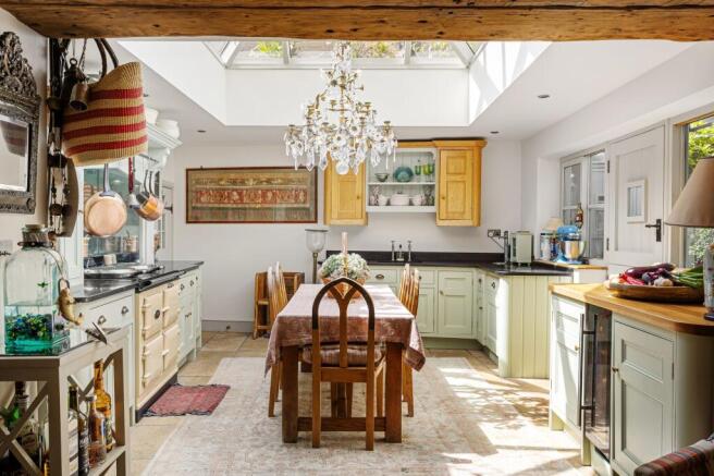 5 bed Terraced for sale Image 5
