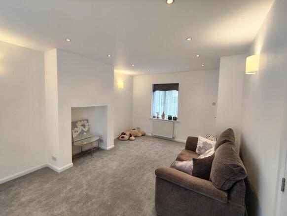 3 bed Semi-Detached for sale Image 6