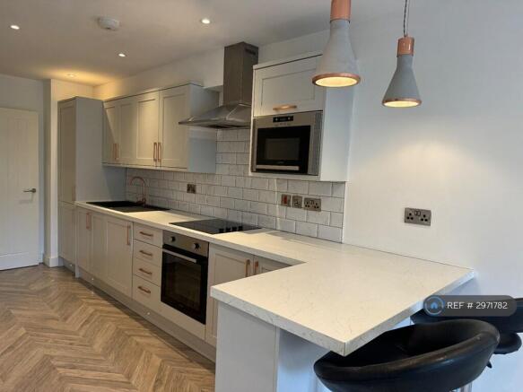 2 bed Flat to rent Image 4