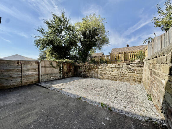2 bed Town House to rent Image 12