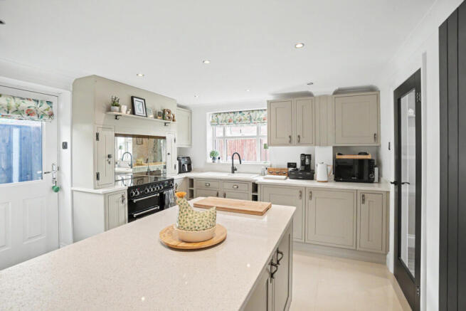 3 bed Detached for sale Image 4