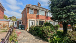 21, Whitecoats Drive, Lytham St Annes FY8 4HH