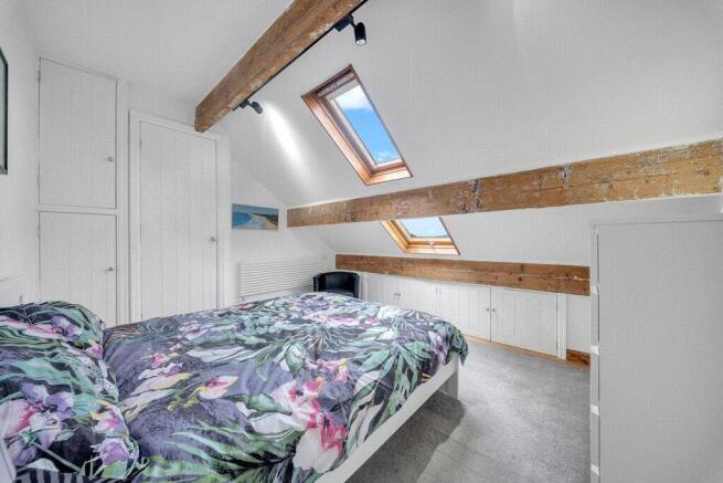 3 bed Terraced for sale Image 11