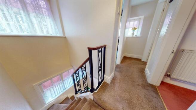 FIRST FLOOR LANDING