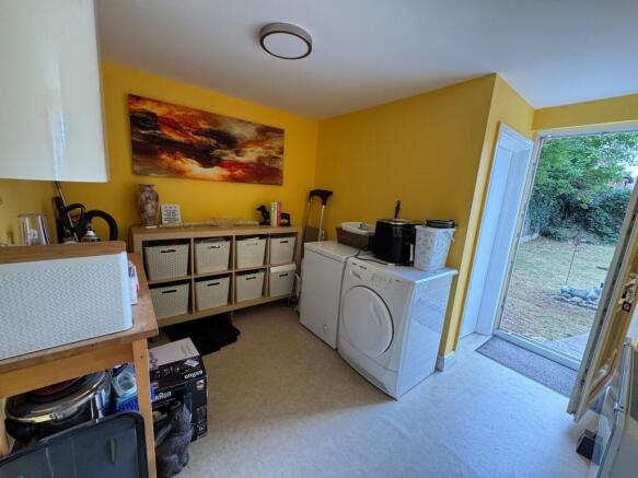 Chelmsford Drive, Doncaster, DN2 photo 5