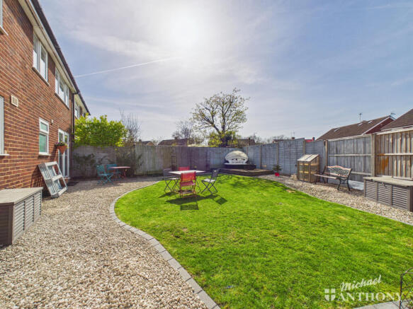 CAM03218G0-PR0976-STILL017