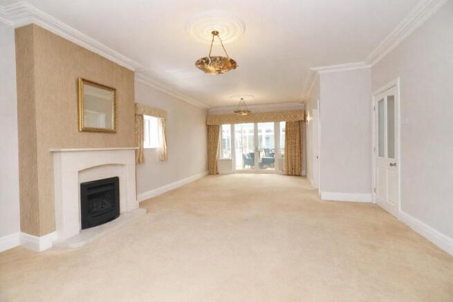 4 bed Detached for sale Image 5