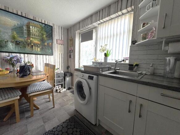 2 bed Terraced for sale Image 5