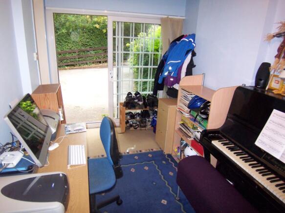 FAMILY ROOM/STUDY
