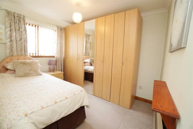 bedroom2.jpg