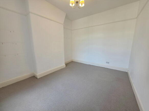 3 bed Terraced for sale Image 9
