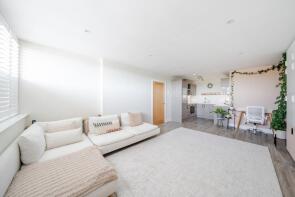 Flat 11, 14 Oak Court, Porters Wood, St. Albans AL3 6PH